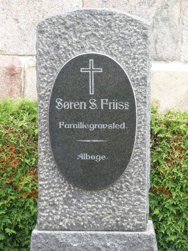 Soeren S. Friis's familiegravsted.JPG